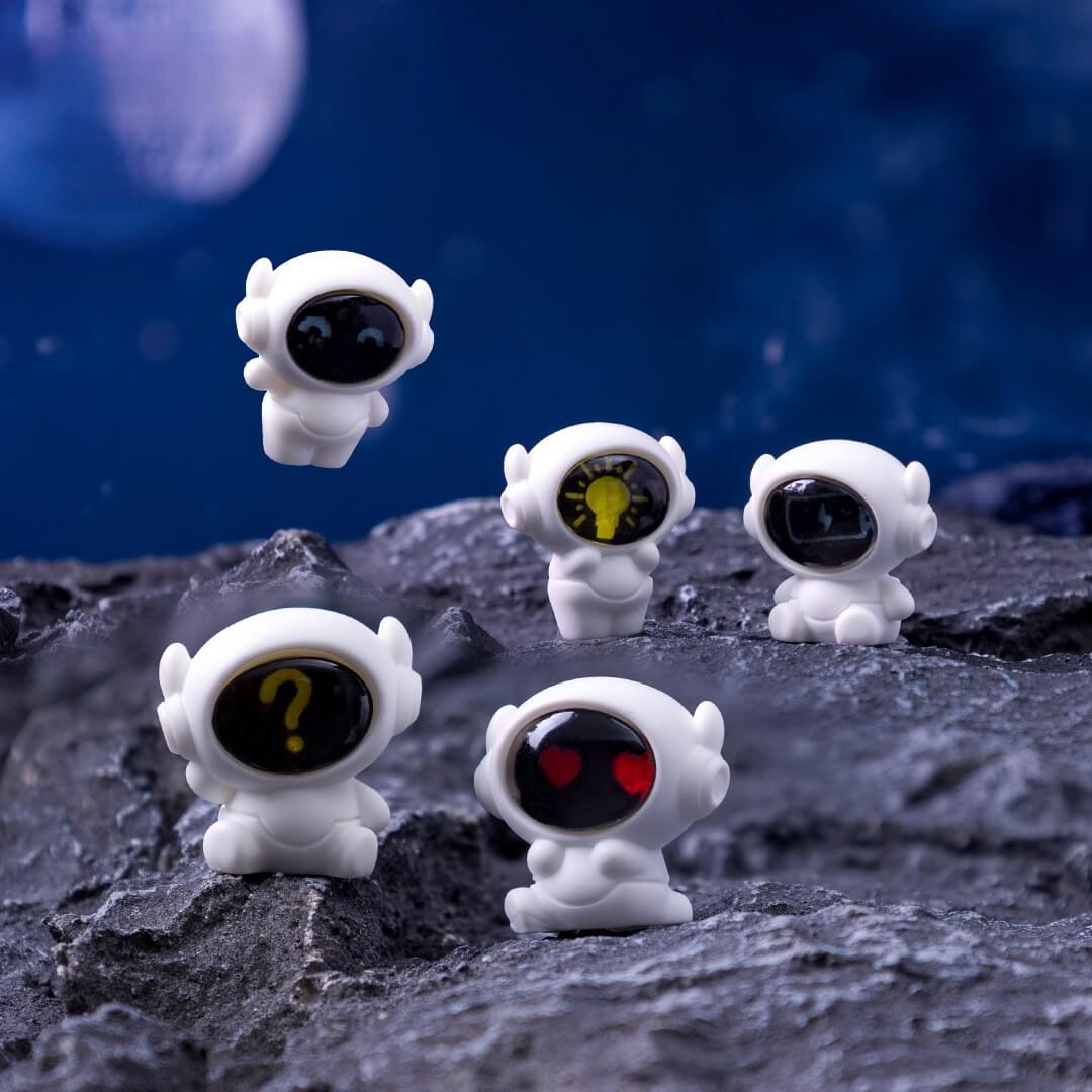 A213-Resina Lindo Astronauta Pequeño (Juego de Combinación de Colores)